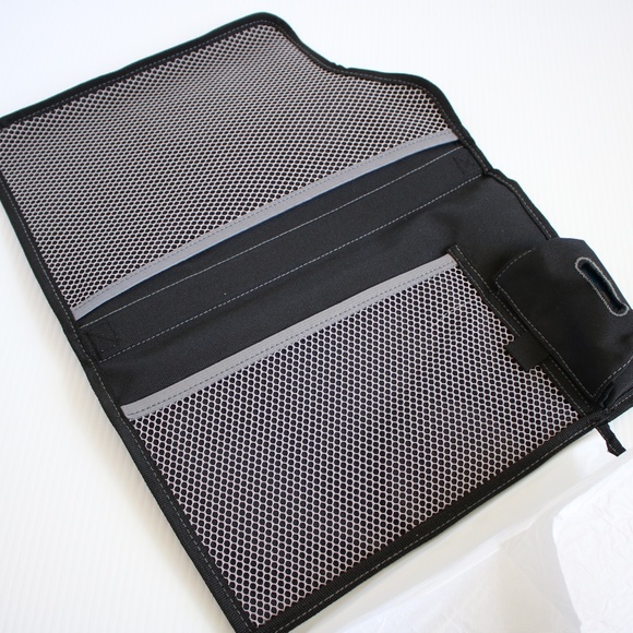 SafeFit Black Deluxe Diaper Changer with Extra Large Changing Pad Bag - Picture 10 of 12